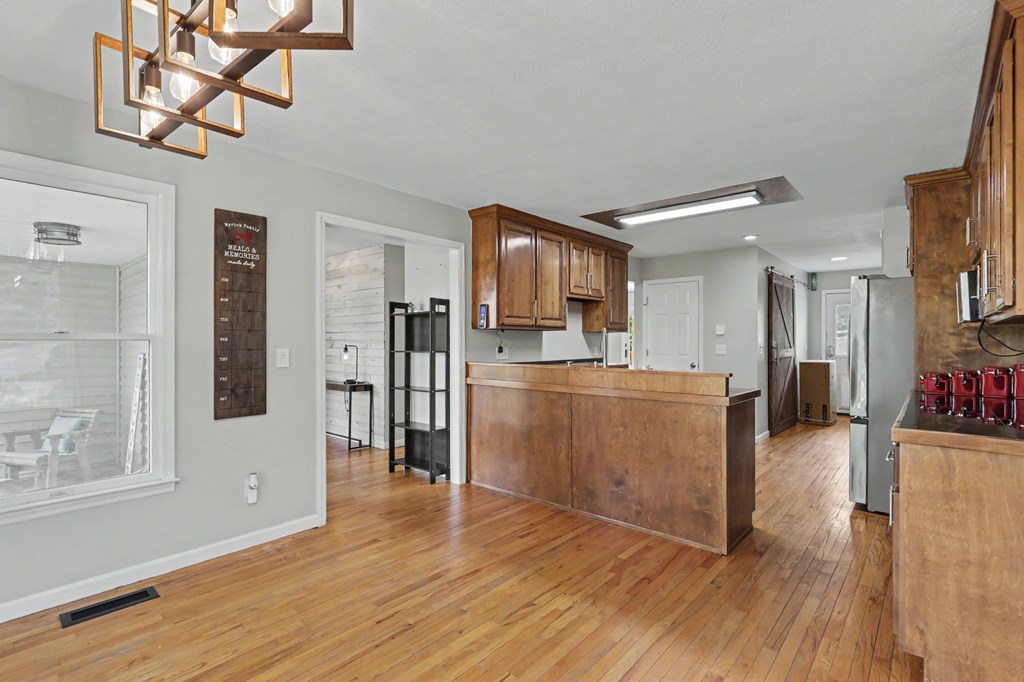 12 Chastain Road Property Photo 8