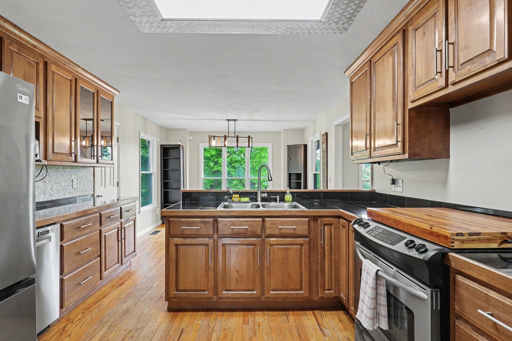 12 Chastain Road Property Photo 12