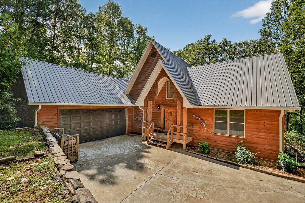 324 Cooper Creek Drive Property Photo 8