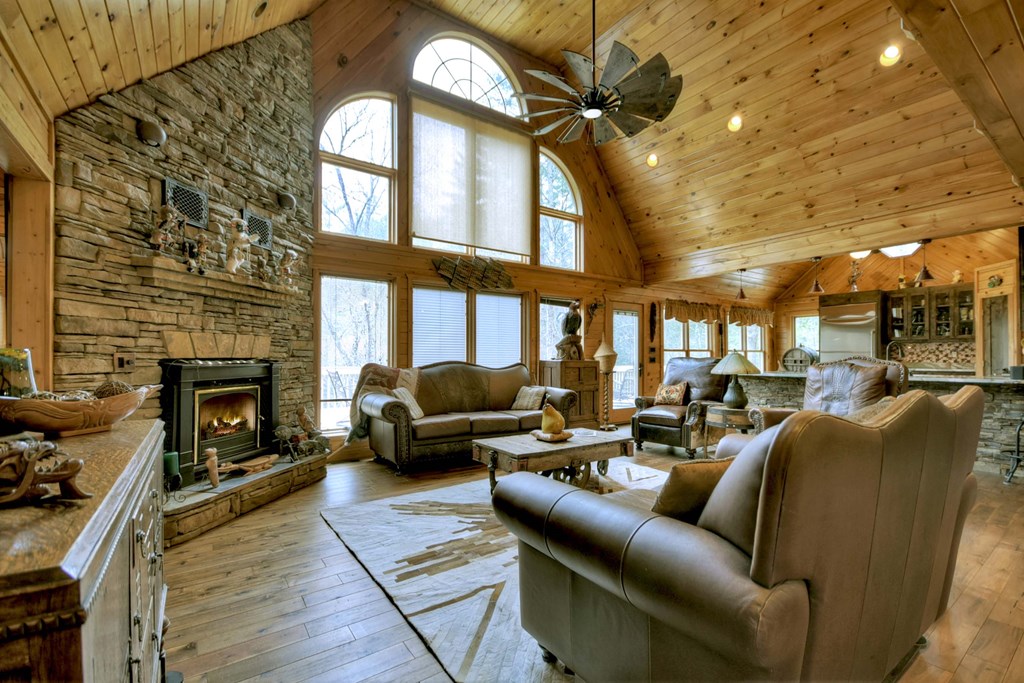 324 Cooper Creek Drive Property Photo 10