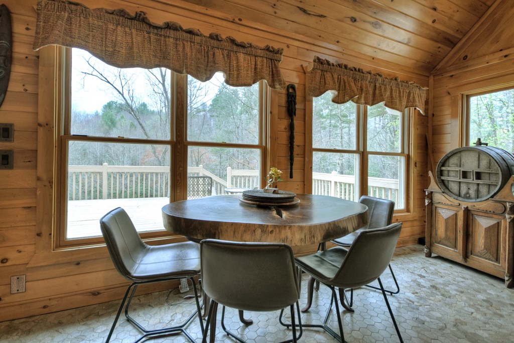324 Cooper Creek Drive Property Photo 11