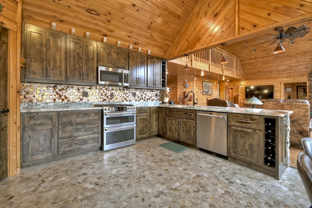 324 Cooper Creek Drive Property Photo 12