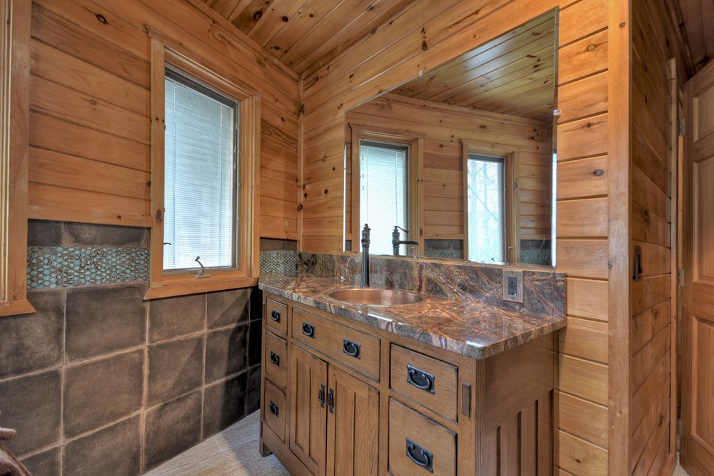 324 Cooper Creek Drive Property Photo 18