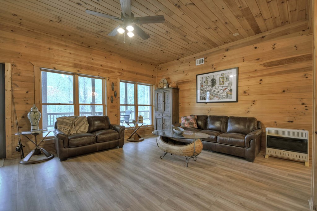 324 Cooper Creek Drive Property Photo 25