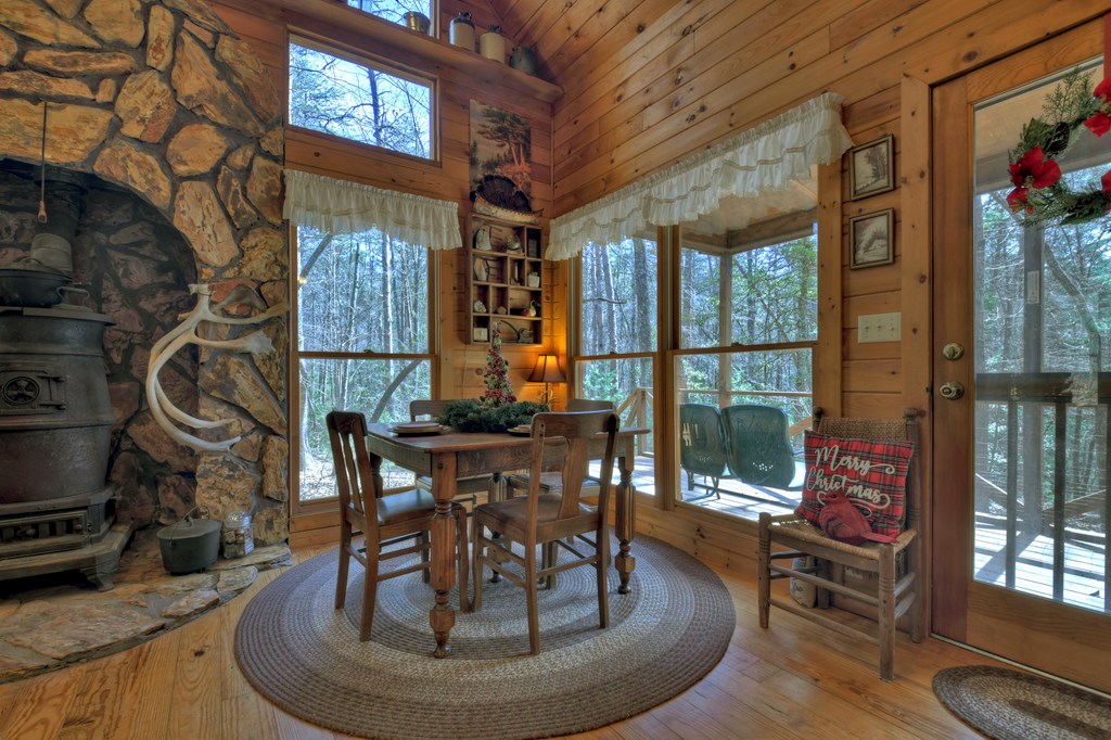 331 Chestnut Gap Road Property Photo 2