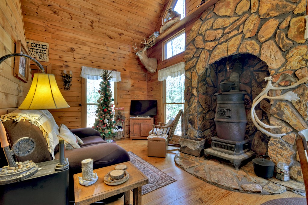 331 Chestnut Gap Road Property Photo 4