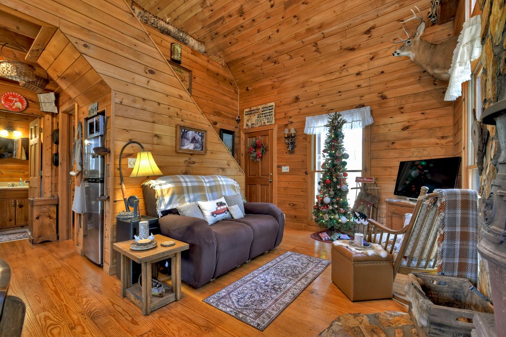 331 Chestnut Gap Road Property Photo 6