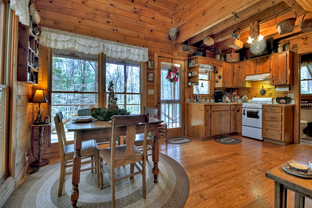 331 Chestnut Gap Road Property Photo 8