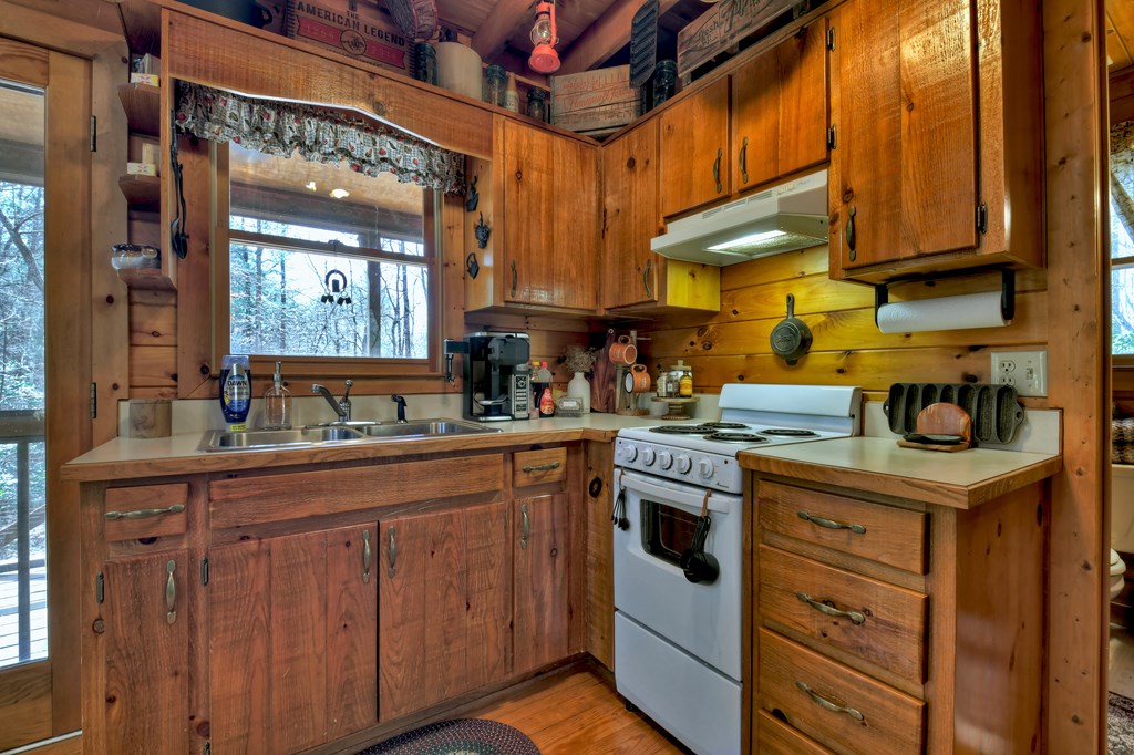 331 Chestnut Gap Road Property Photo 10