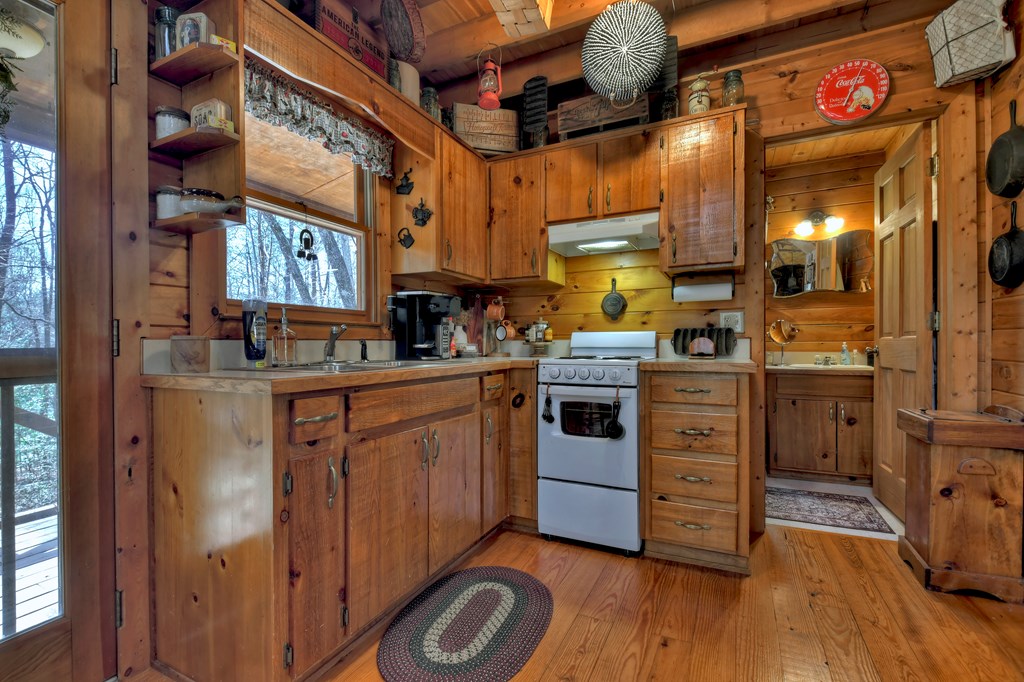 331 Chestnut Gap Road Property Photo 11