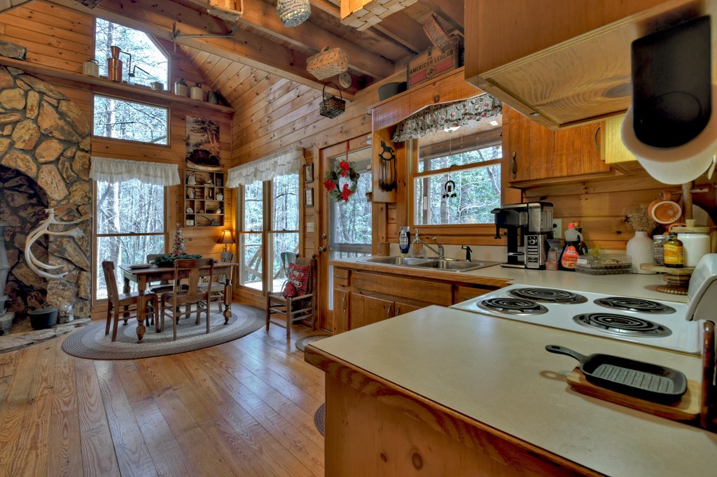 331 Chestnut Gap Road Property Photo 13