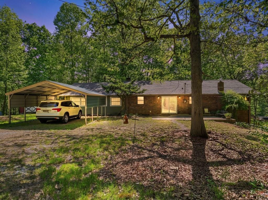 401 Guest Lane Property Photo 1