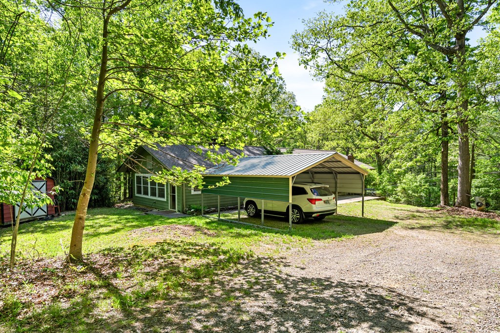 401 Guest Lane Property Photo 28