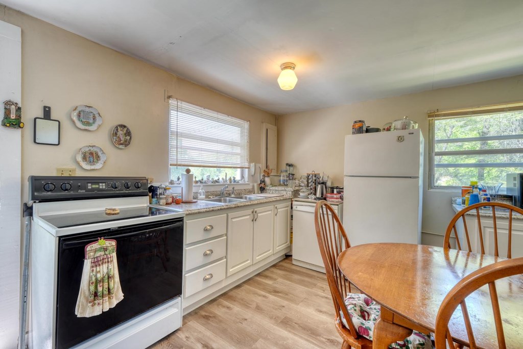 4706 Swallows Creek Road Property Photo 11