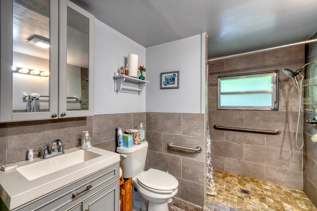 4706 Swallows Creek Road Property Photo 20