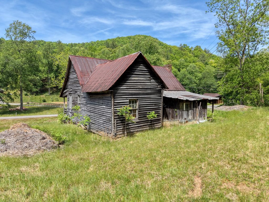 4706 Swallows Creek Road Property Photo 27