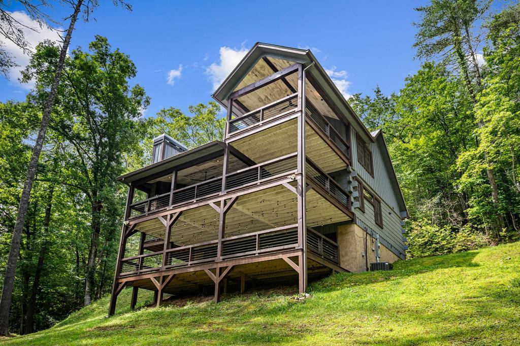 215 Twin Creeks Property Photo 1