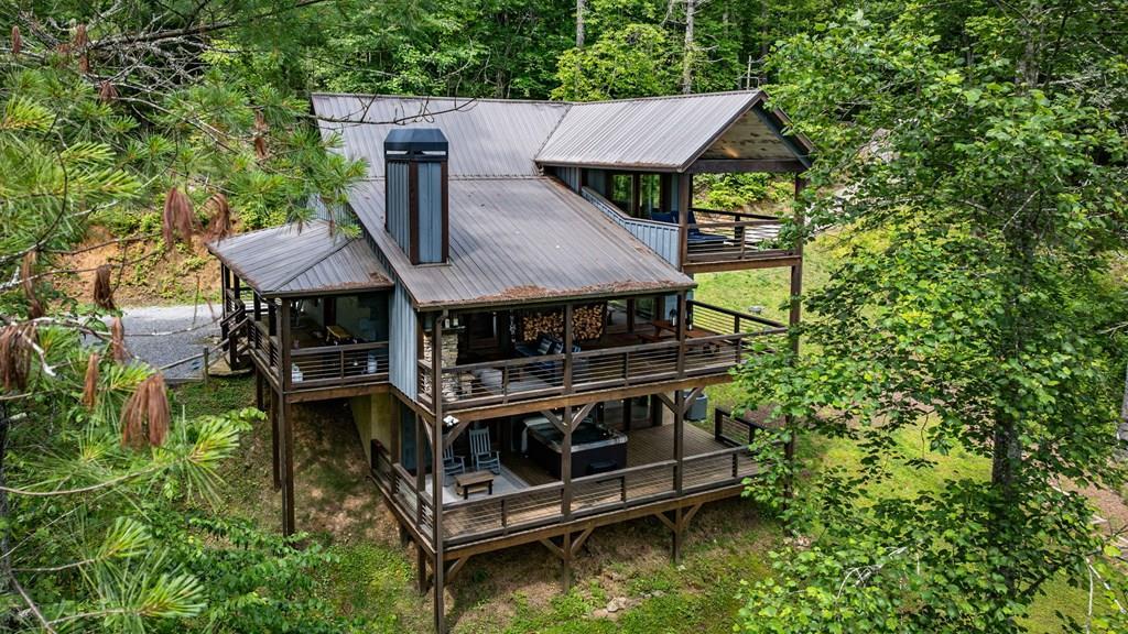 215 Twin Creeks Property Photo 2