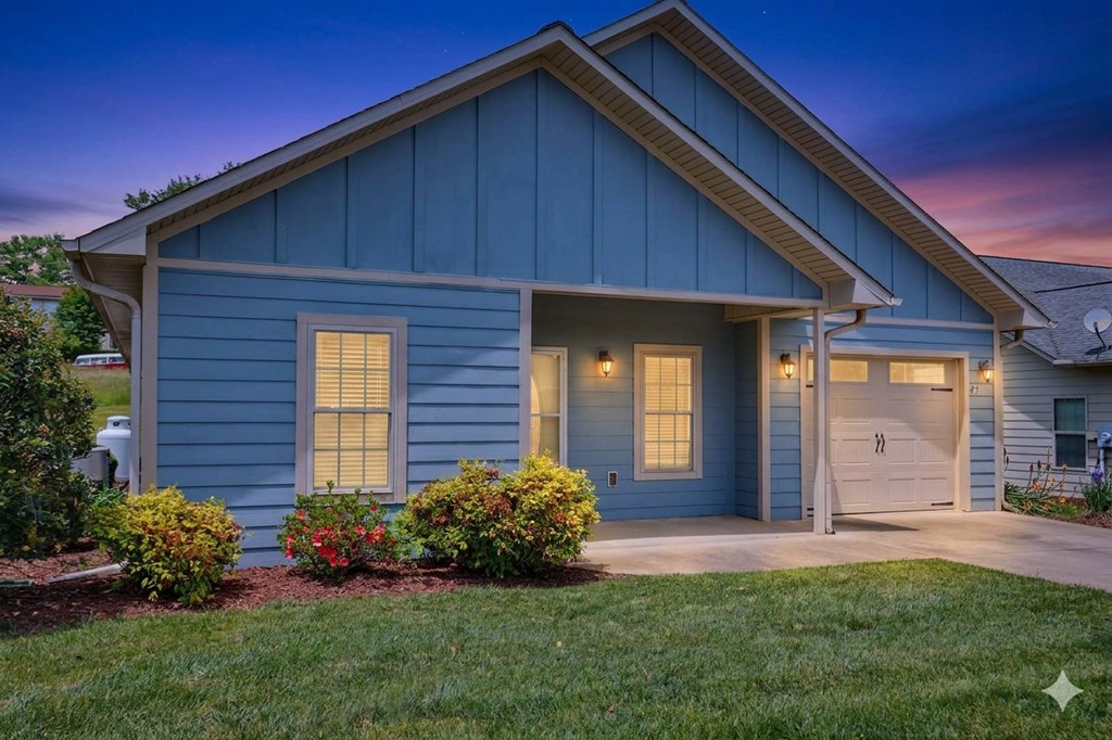 47 Riverwalk Circle Property Photo 2
