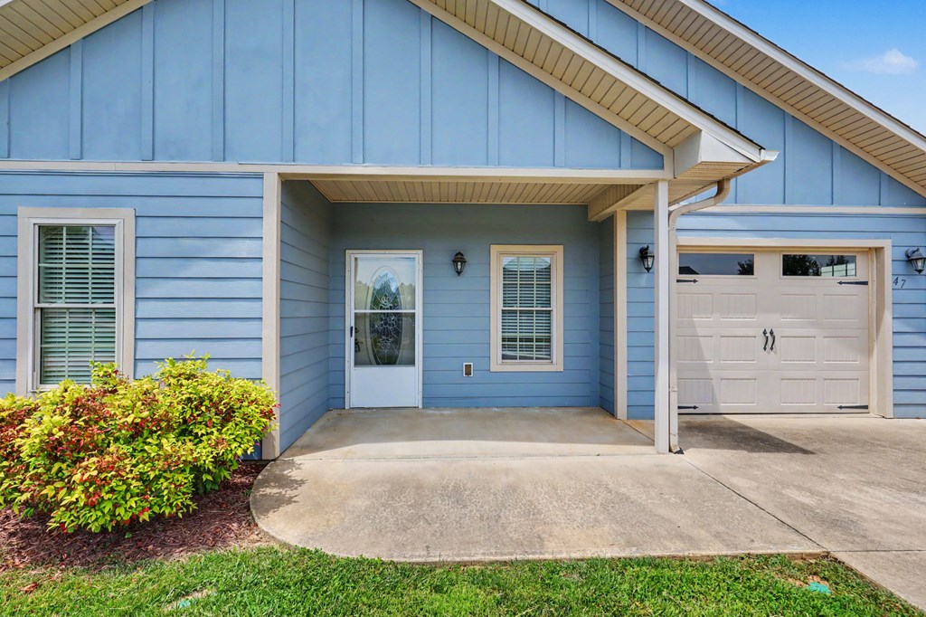 47 Riverwalk Circle Property Photo 3