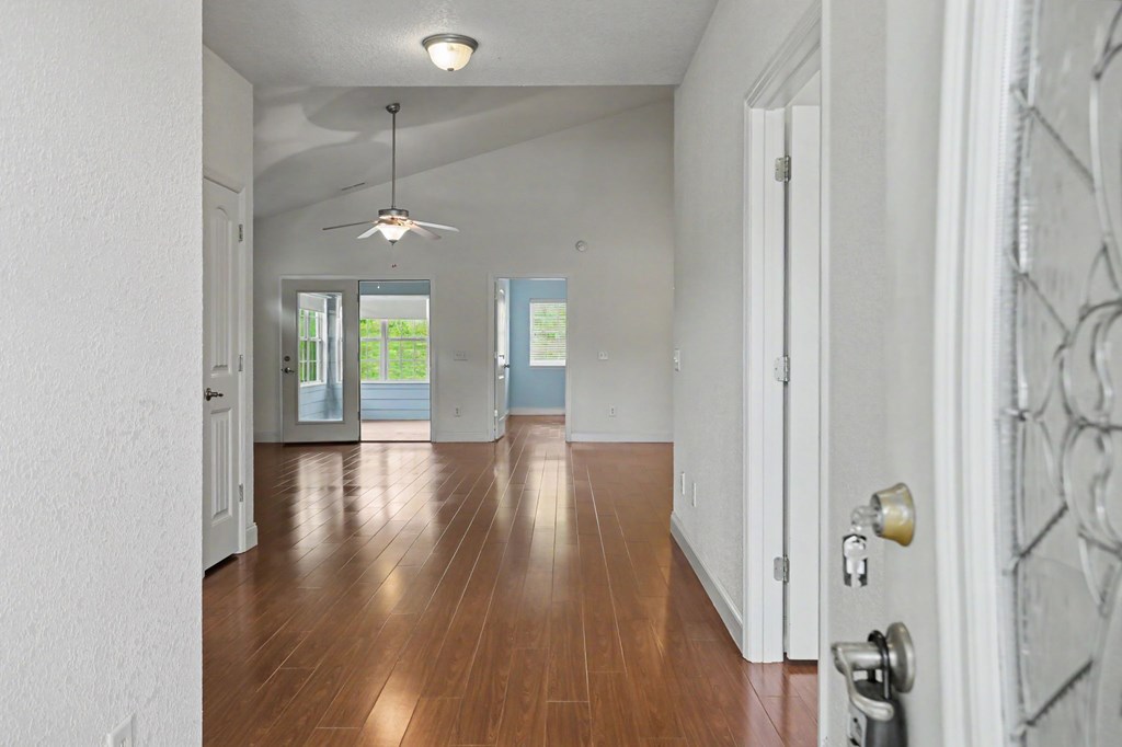 47 Riverwalk Circle Property Photo 4
