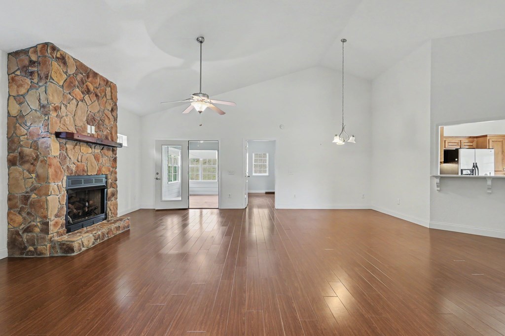 47 Riverwalk Circle Property Photo 7