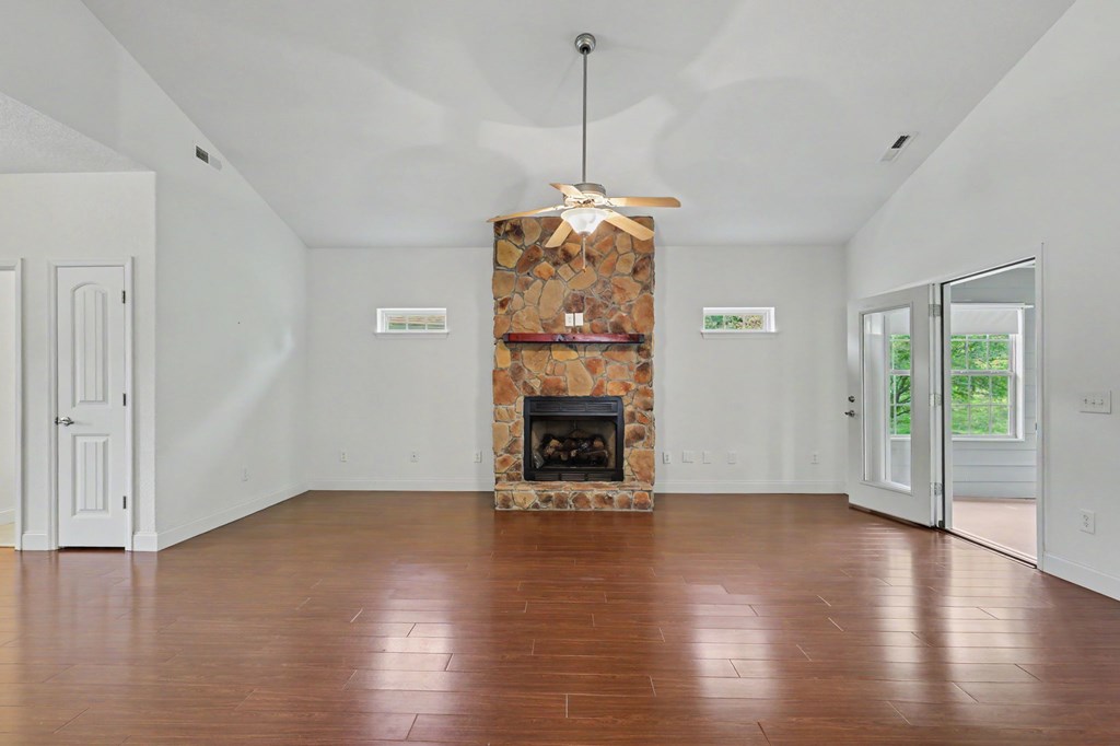 47 Riverwalk Circle Property Photo 8
