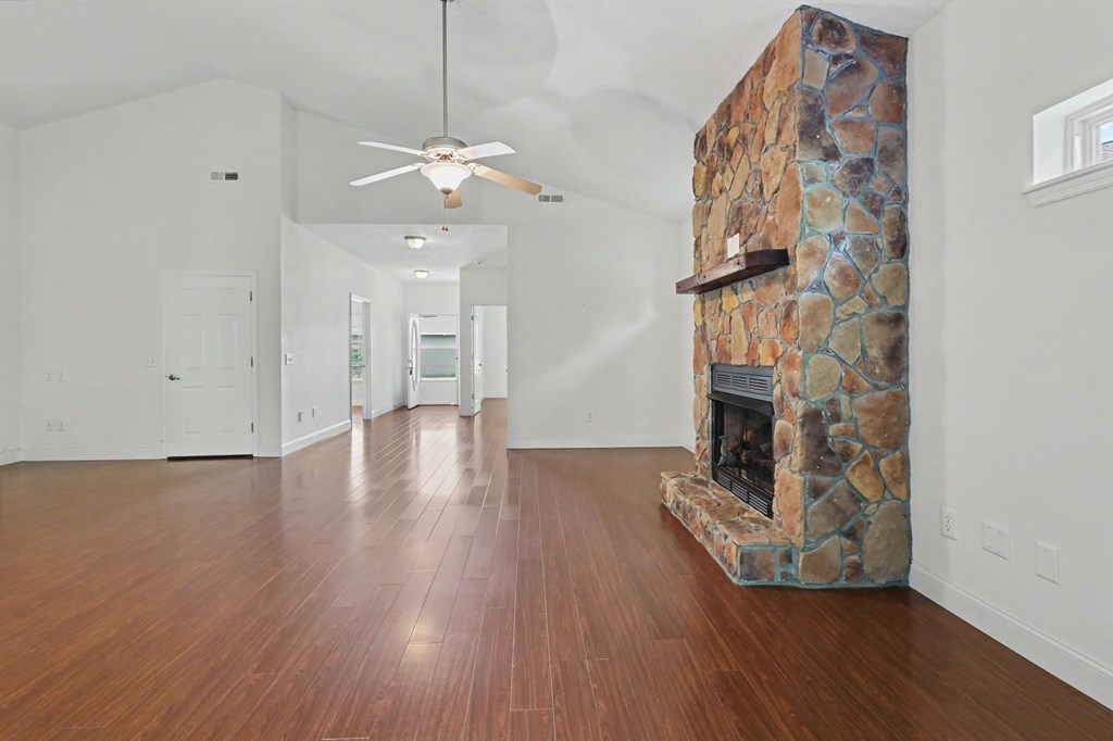 47 Riverwalk Circle Property Photo 12