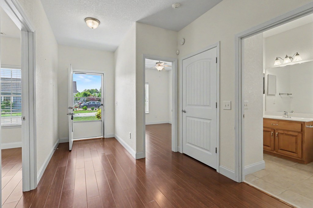 47 Riverwalk Circle Property Photo 30