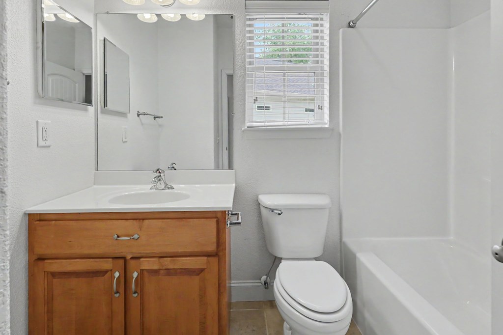 47 Riverwalk Circle Property Photo 31