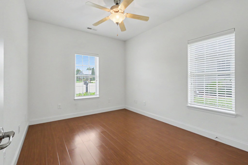 47 Riverwalk Circle Property Photo 32