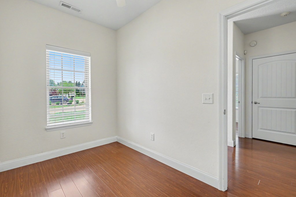 47 Riverwalk Circle Property Photo 35