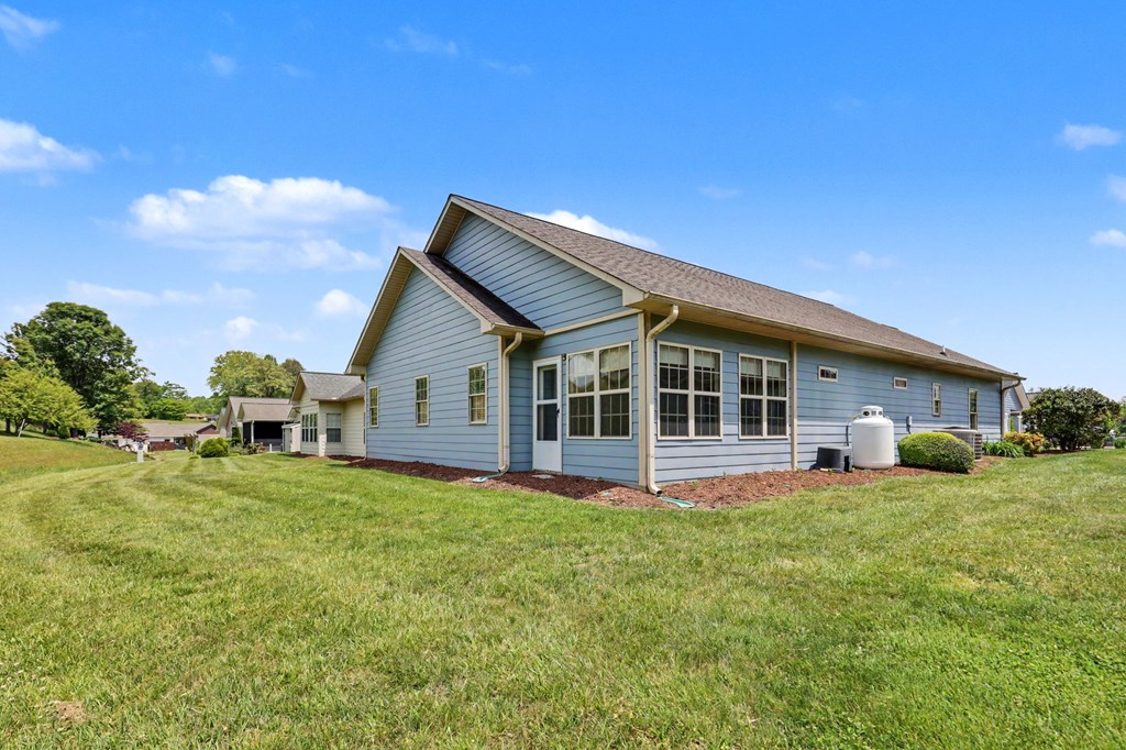 47 Riverwalk Circle Property Photo 40
