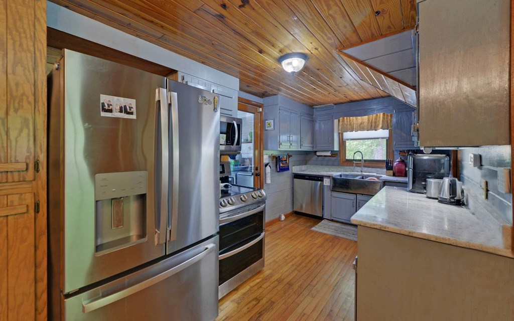 440 Beaver Ridge Road Property Photo 5