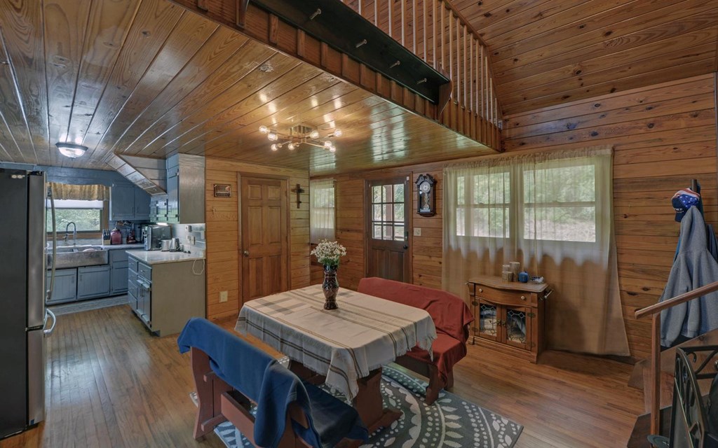 440 Beaver Ridge Road Property Photo 7