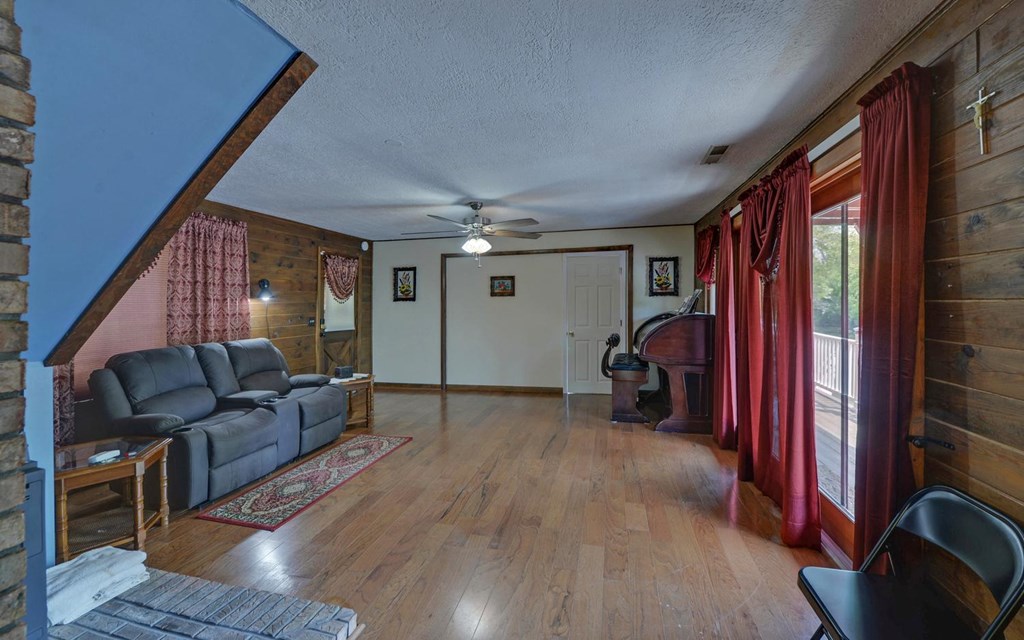 440 Beaver Ridge Road Property Photo 9