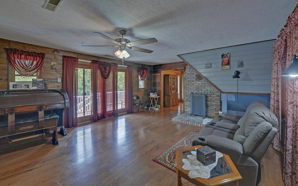 440 Beaver Ridge Road Property Photo 11