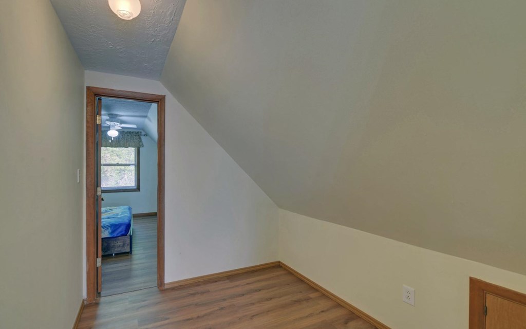 440 Beaver Ridge Road Property Photo 25