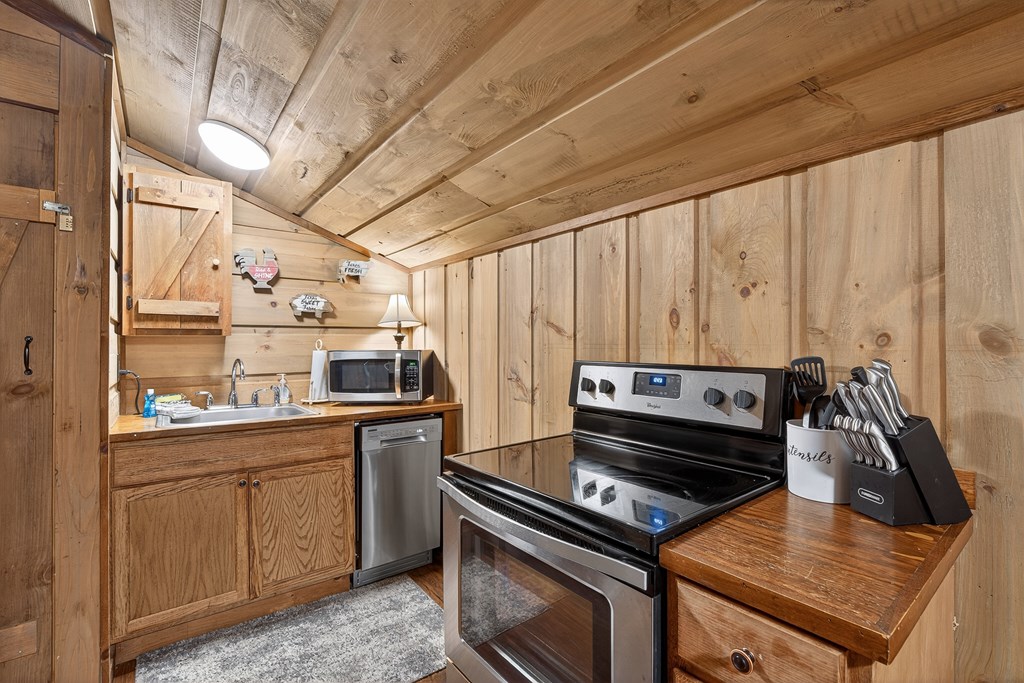 353 Sunrise Road Property Photo 52