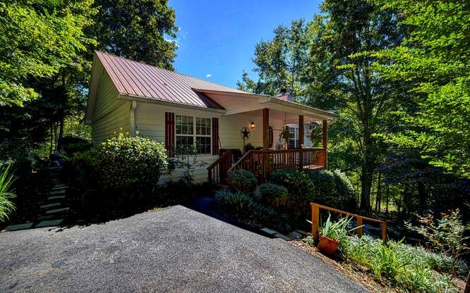 2532 Hunter Road Property Photo 1