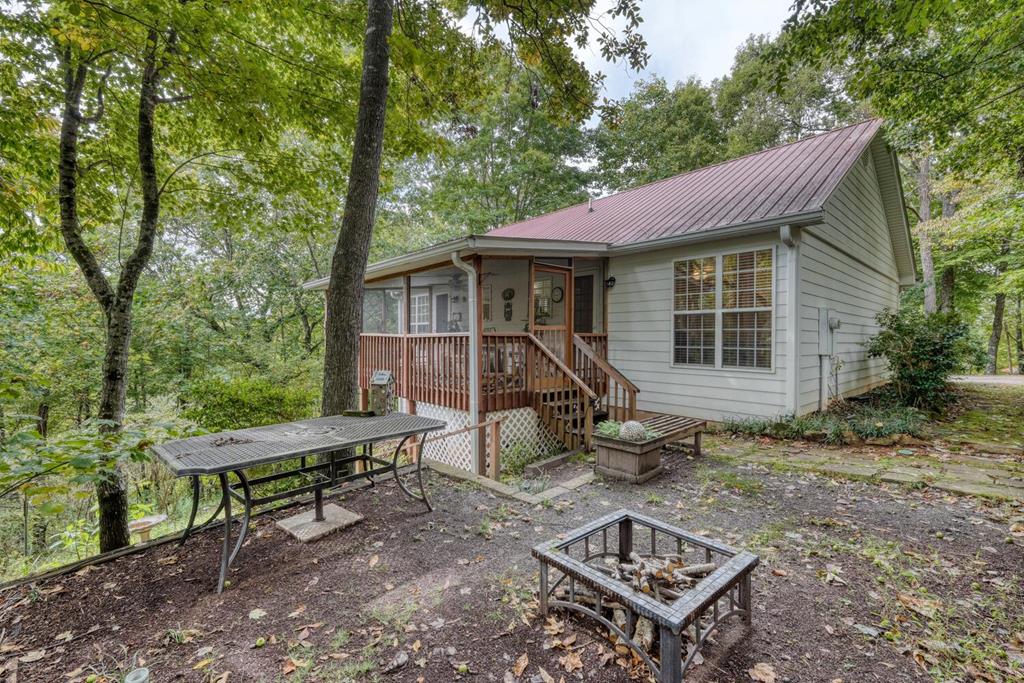 2532 Hunter Road Property Photo 7
