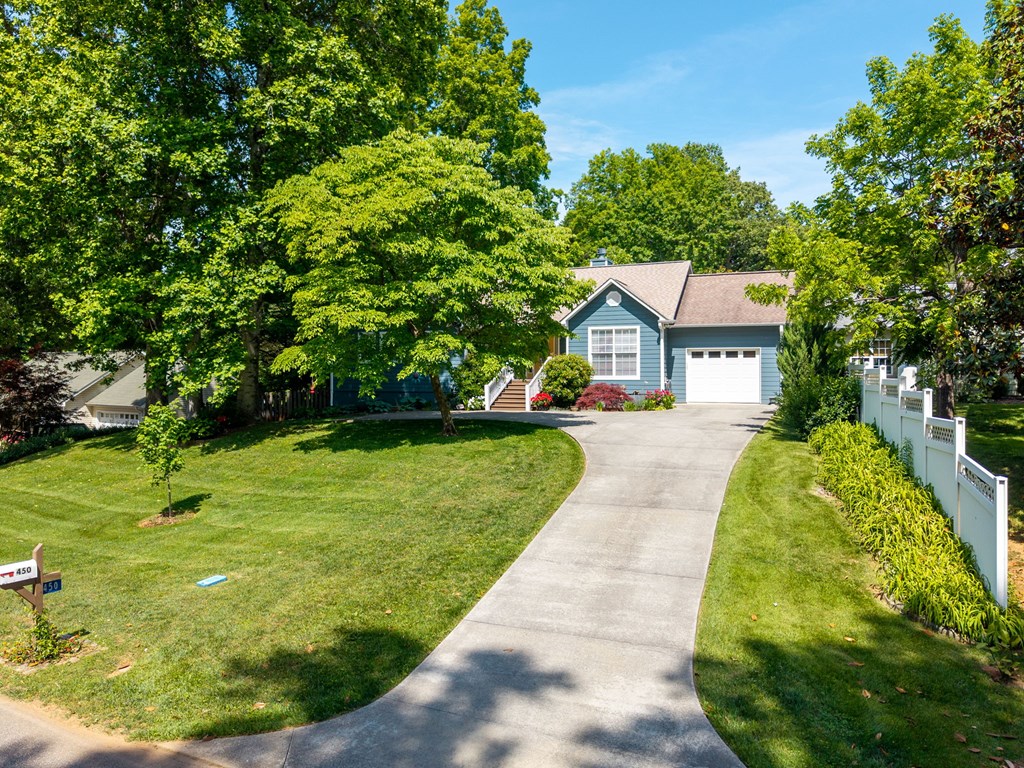 450 Longview Drive Property Photo 4