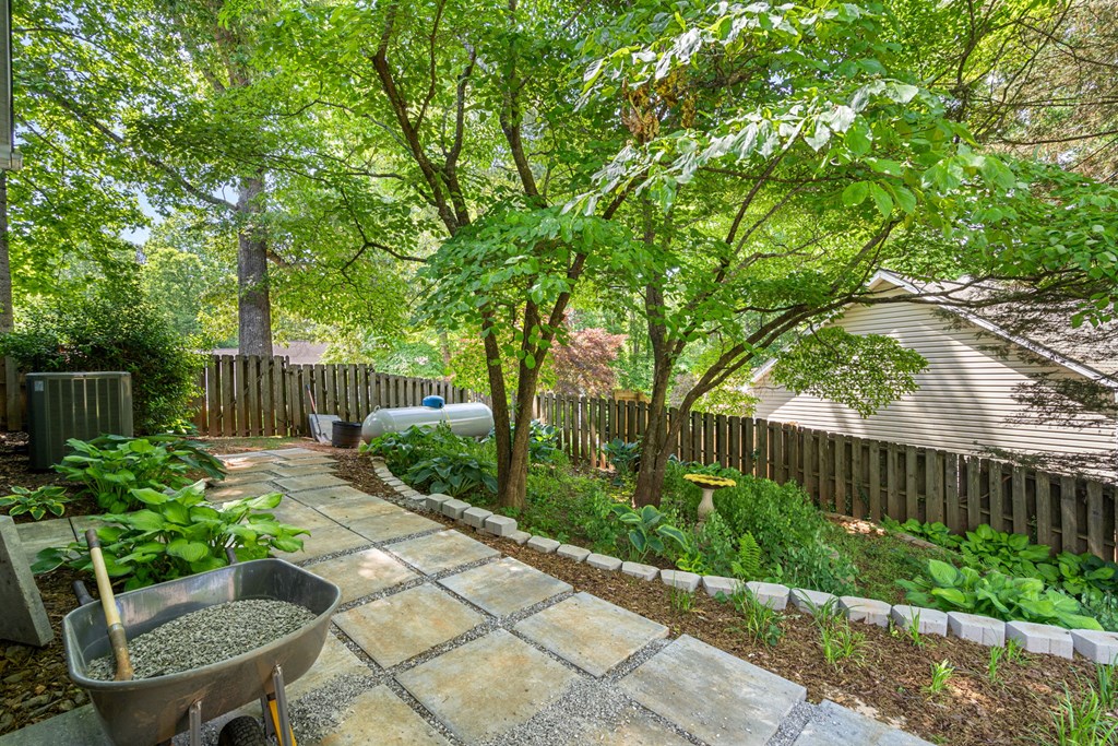 450 Longview Drive Property Photo 5