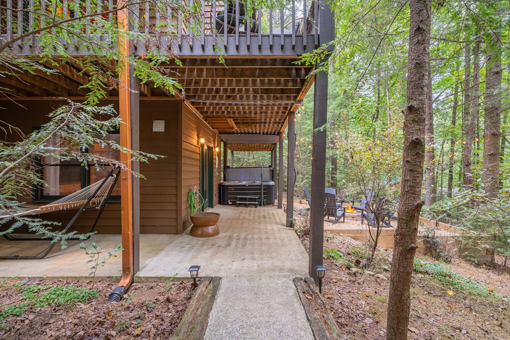 60 Icy Lane Property Photo 13