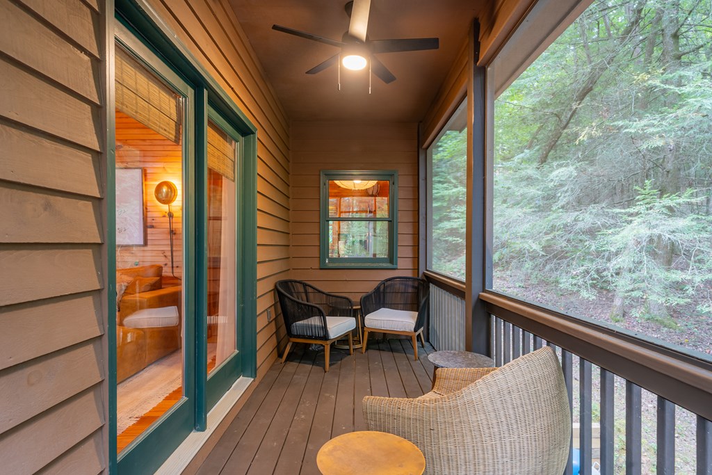 60 Icy Lane Property Photo 44