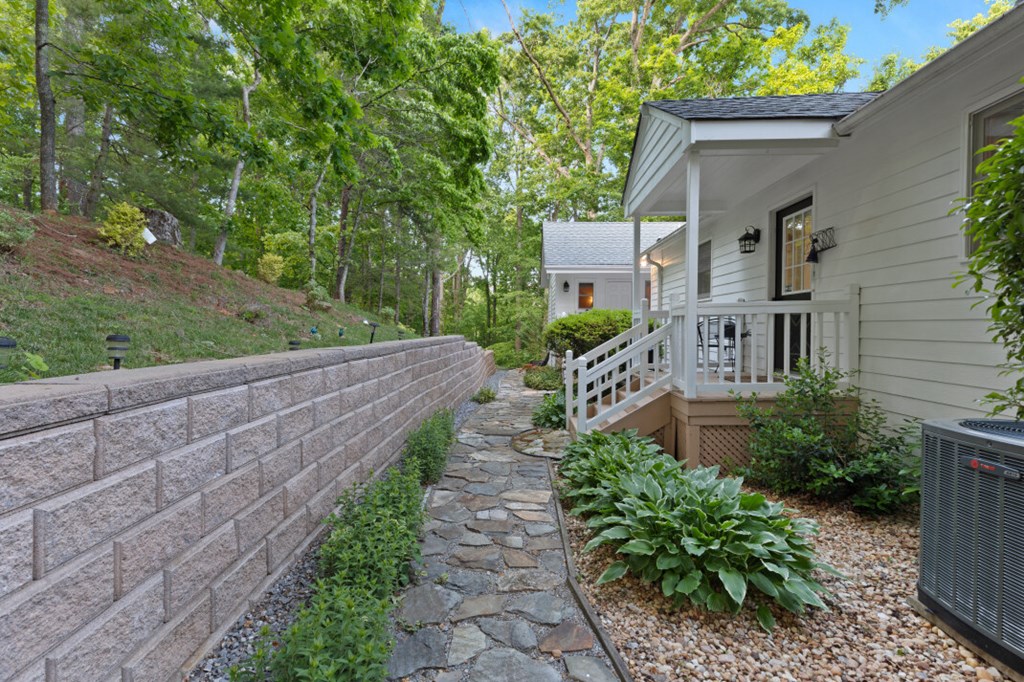 1925 Lakeview Summit Drive Property Photo 47