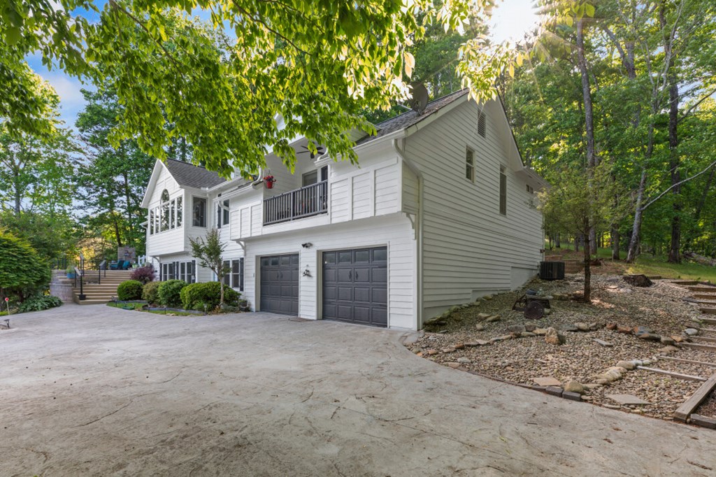 1925 Lakeview Summit Drive Property Photo 49