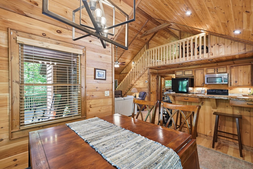 284 The Woods Road Property Photo 3