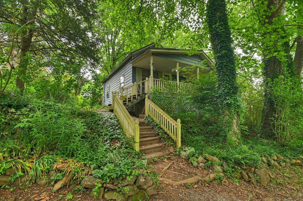 142 First Street Property Photo 3