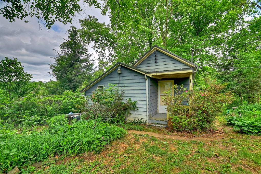142 First Street Property Photo 7